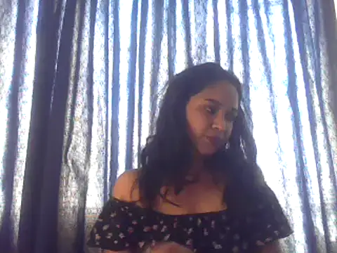 Snapshot of cute_indianxo chatting on October 25, 2025, 8:35 am cute indianxo online show from October 25, 2025, 8:35 am