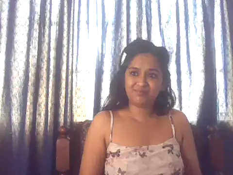 Snapshot of cute_indianxo chatting on November 12, 2025, 8:40 am cute indianxo online show from November 12, 2025, 8:40 am