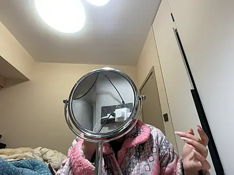 Snapshot of xena0501 chatting on January 7, 2026, 12:32 pm xena0501 online show from January 7, 2026, 12:32 pm