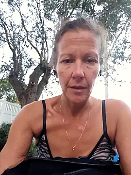 Snapshot of PhynneNicole chatting on November 26, 2025, 10:32 pm PhynneNicole online show from November 26, 2025, 10:32 pm