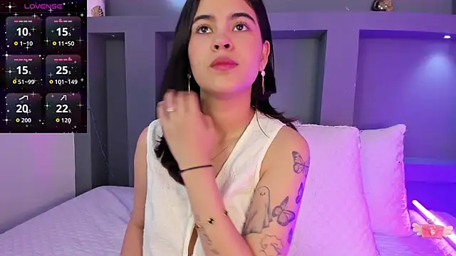 Snapshot of MaiaaCandy chatting on October 16, 2025, 8:17 pm MaiaaCandy online show from October 16, 2025, 8:17 pm