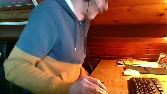 Snapshot of Vrenico-SC chatting on February 9, 2026, 12:25 pm Vrenico-SC online show from February 9, 2026, 12:25 pm