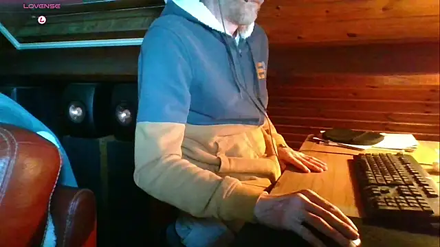 Snapshot of Vrenico-SC chatting on September 9, 2025, 5:22 pm Vrenico-SC online show from September 9, 2025, 5:22 pm