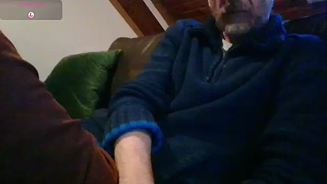 Snapshot of Vrenico-SC chatting on November 27, 2025, 3:45 pm Vrenico-SC online show from November 27, 2025, 3:45 pm