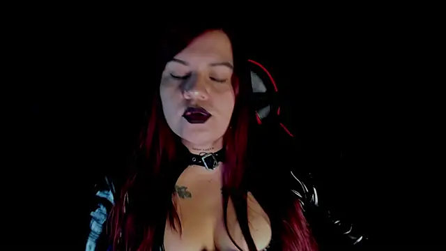 Moon Dark520 online show from December 23, 2025, 4:56 am