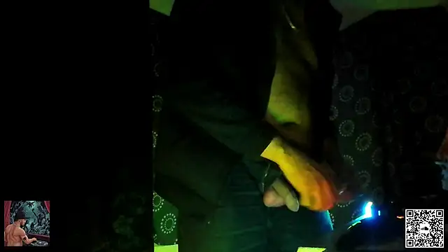 Snapshot of DjDiCKmannOnE chatting on November 8, 2025, 3:43 am DjDiCKmannOnE online show from November 8, 2025, 3:43 am