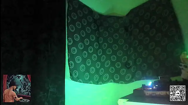 Snapshot of DjDiCKmannOnE chatting on October 11, 2025, 11:06 pm DjDiCKmannOnE online show from October 11, 2025, 11:06 pm