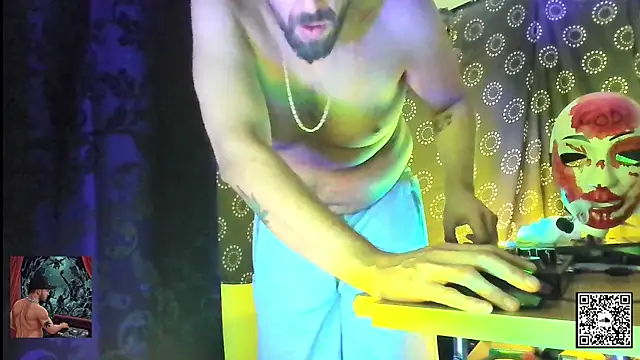 Snapshot of DjDiCKmannOnE chatting on October 14, 2025, 7:47 pm DjDiCKmannOnE online show from October 14, 2025, 7:47 pm