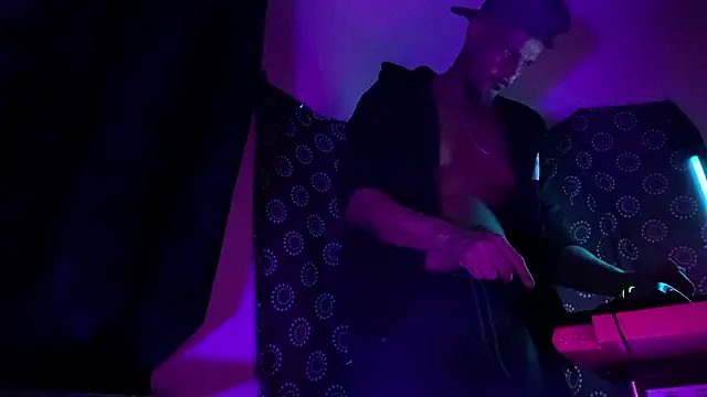 DjDiCKmannOnE online show from February 13, 2026, 11:05 pm