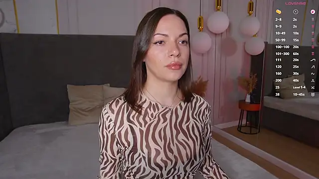 LollaSpencer online show from April 6, 2026, 4:19 pm