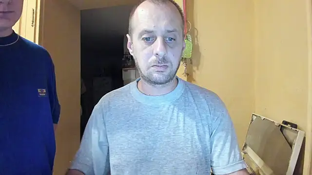 Snapshot of vickymike chatting on November 27, 2025, 8:42 pm vickymike online show from November 27, 2025, 8:42 pm