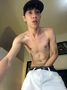 Snapshot of santiago_cutex chatting on November 4, 2025, 3:54 am santiago cutex online show from November 4, 2025, 3:54 am