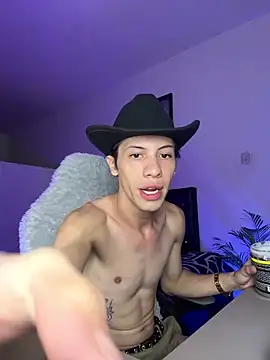 Snapshot of santiago_cutex chatting on February 9, 2026, 9:40 am santiago cutex online show from February 9, 2026, 9:40 am