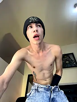 Snapshot of santiago_cutex chatting on November 5, 2025, 5:54 am santiago cutex online show from November 5, 2025, 5:54 am