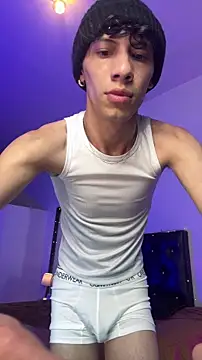 Snapshot of santiago_cutex chatting on December 1, 2025, 4:46 am santiago cutex online show from December 1, 2025, 4:46 am