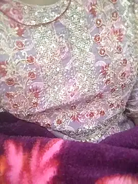 Snapshot of Miss-0012 chatting on November 9, 2025, 4:33 pm Miss-0012 online show from November 9, 2025, 4:33 pm