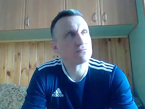 Snapshot of Maksymilian1 chatting on April 12, 2026, 10:07 am Maksymilian1 online show from April 12, 2026, 10:07 am
