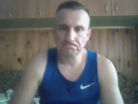 Maksymilian1 online show from June 17, 2026, 5:34 pm