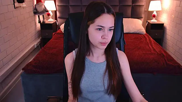 UliaNeer online show from March 5, 2026, 5:04 am