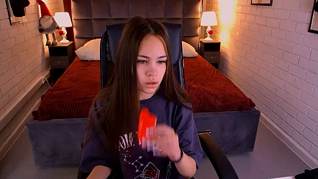 UliaNeer online show from February 17, 2026, 5:05 am