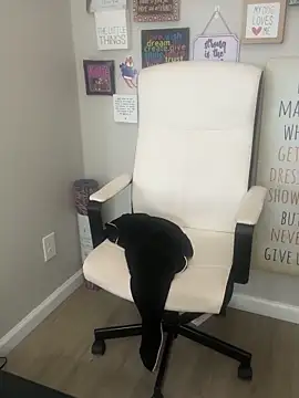 Juicystorm online show from April 10, 2026, 5:42 pm