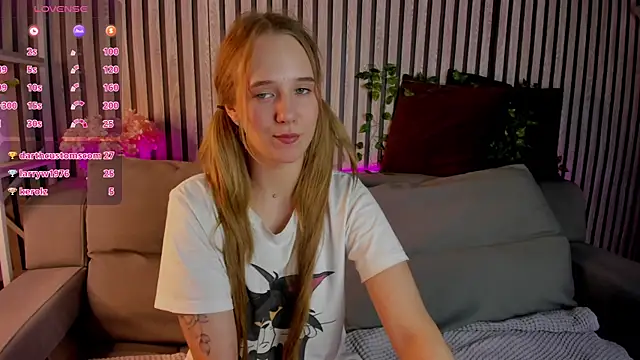Snapshot of Casey_Sweeet chatting on April 18, 2026, 7:07 pm Casey Sweeet online show from April 18, 2026, 7:07 pm