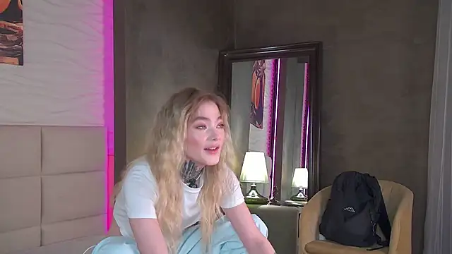 AriWild online show from September 21, 2025, 4:17 am