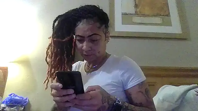 Snapshot of Flossee chatting on February 21, 2026, 10:45 pm Flossee online show from February 21, 2026, 10:45 pm