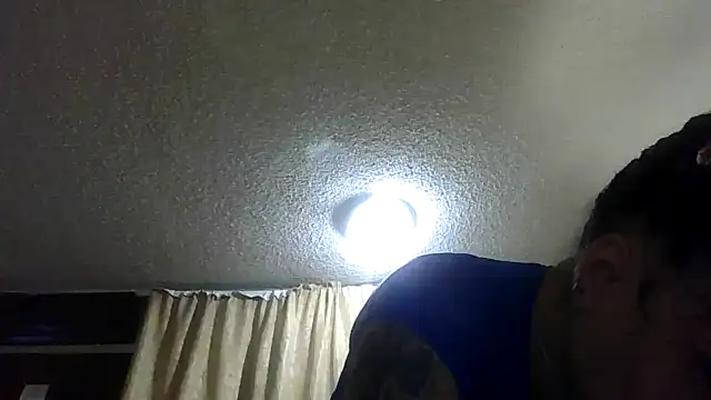 Snapshot of Flossee chatting on February 10, 2026, 5:06 am Flossee online show from February 10, 2026, 5:06 am