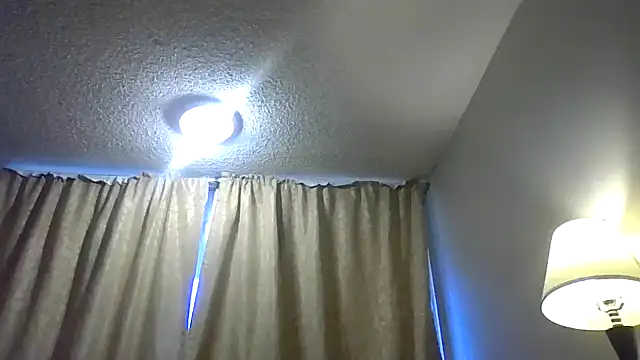 Snapshot of Flossee chatting on February 13, 2026, 5:46 pm Flossee online show from February 13, 2026, 5:46 pm