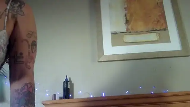 Snapshot of Flossee chatting on March 4, 2026, 1:24 am Flossee online show from March 4, 2026, 1:24 am