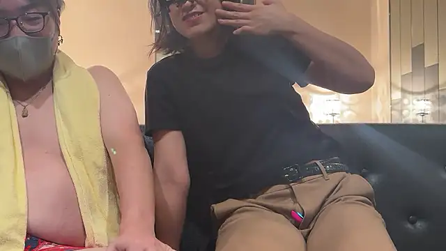 21yuri27 online show from November 24, 2025, 2:28 pm