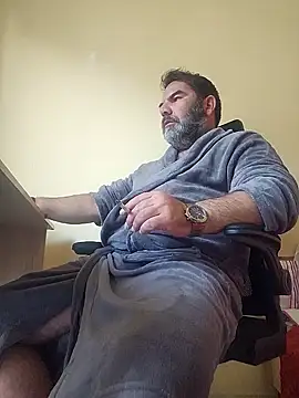 Nesch82 online show from March 3, 2026, 7:26 am