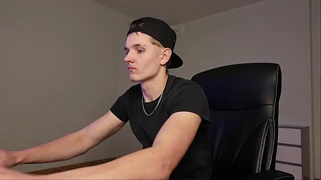 Mark Karson online show from October 22, 2025, 8:19 pm