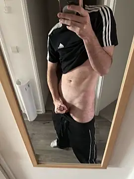 Snapshot of maxiii_456 chatting on November 15, 2025, 11:36 am maxiii 456 online show from November 15, 2025, 11:36 am