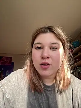 Snapshot of Kemeli008 chatting on October 9, 2025, 9:54 am Kemeli008 online show from October 9, 2025, 9:54 am
