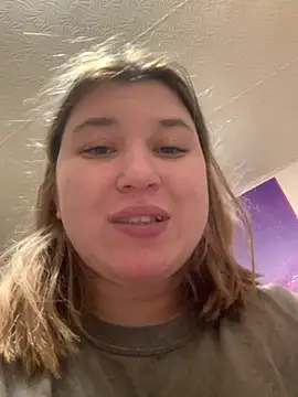 Snapshot of Kemeli008 chatting on October 5, 2025, 8:21 pm Kemeli008 online show from October 5, 2025, 8:21 pm