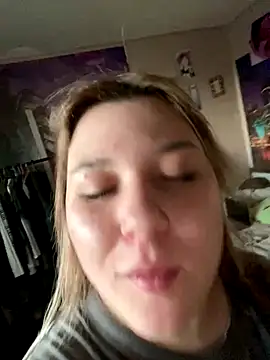 Snapshot of Kemeli008 chatting on September 30, 2025, 3:07 pm Kemeli008 online show from September 30, 2025, 3:07 pm