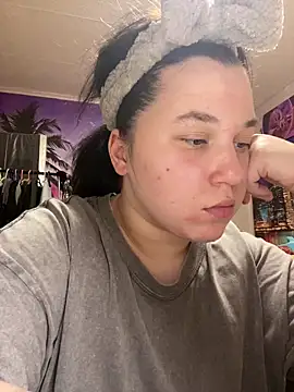 Snapshot of Kemeli008 chatting on November 8, 2025, 7:17 pm Kemeli008 online show from November 8, 2025, 7:17 pm