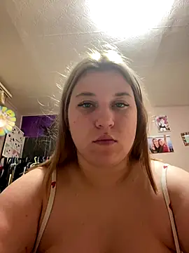 Snapshot of Kemeli008 chatting on September 24, 2025, 8:15 pm Kemeli008 online show from September 24, 2025, 8:15 pm