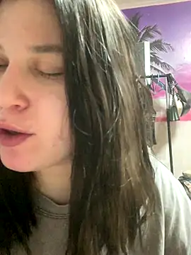 Snapshot of Kemeli008 chatting on November 1, 2025, 6:46 pm Kemeli008 online show from November 1, 2025, 6:46 pm