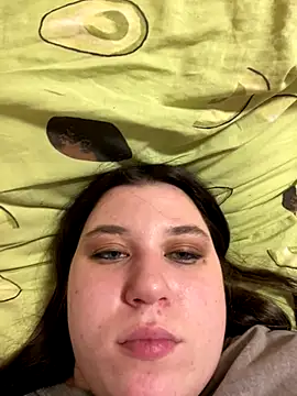 Snapshot of Kemeli008 chatting on November 6, 2025, 11:42 pm Kemeli008 online show from November 6, 2025, 11:42 pm