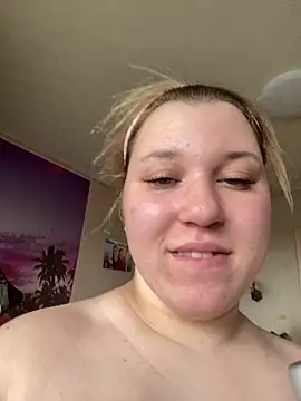 Snapshot of Kemeli008 chatting on September 16, 2025, 11:22 am Kemeli008 online show from September 16, 2025, 11:22 am