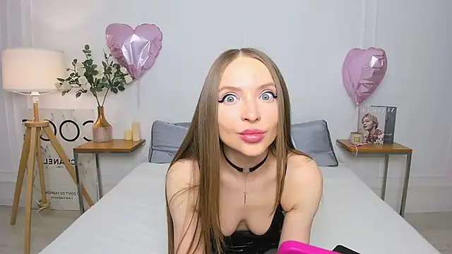 OliviaWilsonxxx online show from April 21, 2026, 2:47 am