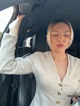 lolableux online show from March 24, 2026, 4:51 pm