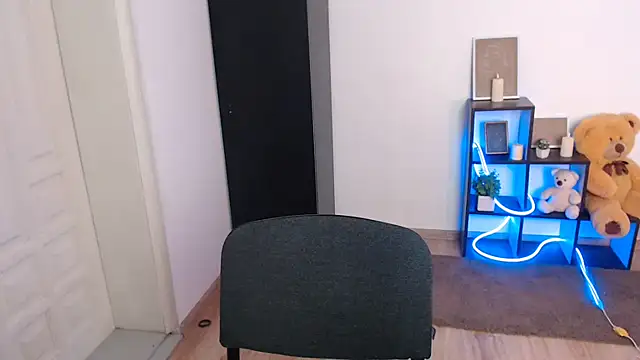 Ariella ari online show from November 10, 2025, 1:05 pm