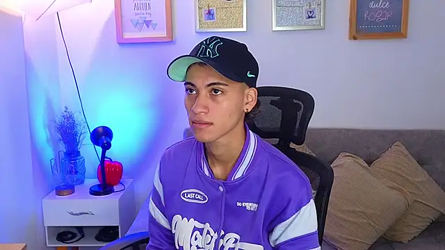 yulian vasquez online show from November 10, 2025, 12:32 pm