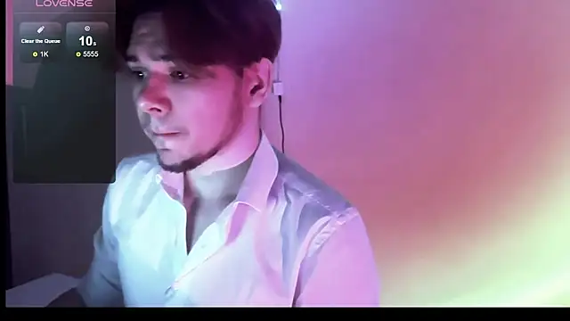 Snapshot of 1RobertTT chatting on November 4, 2025, 9:29 pm 1RobertTT online show from November 4, 2025, 9:29 pm