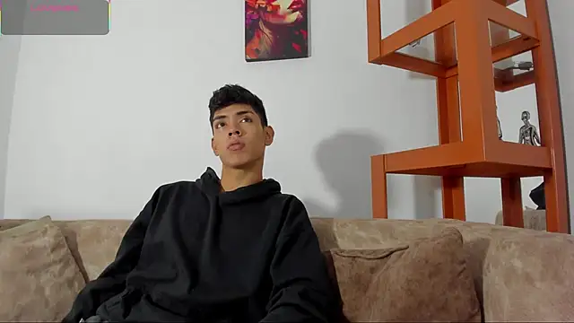 Snapshot of LoganTwink18 chatting on December 22, 2025, 1:55 pm LoganTwink18 online show from December 22, 2025, 1:55 pm