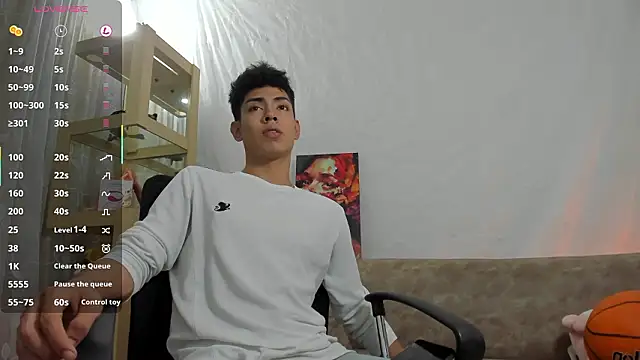 LoganTwink18 online show from March 26, 2026, 2:26 pm